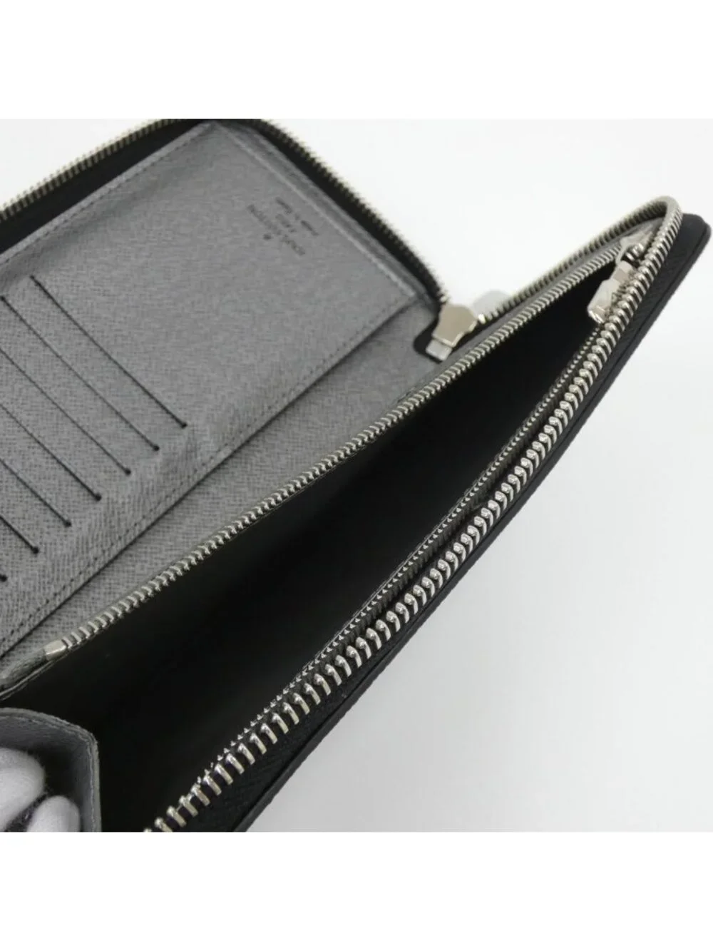 Louis Vuitton Taiga Llama Zippy Wallet Vertical
